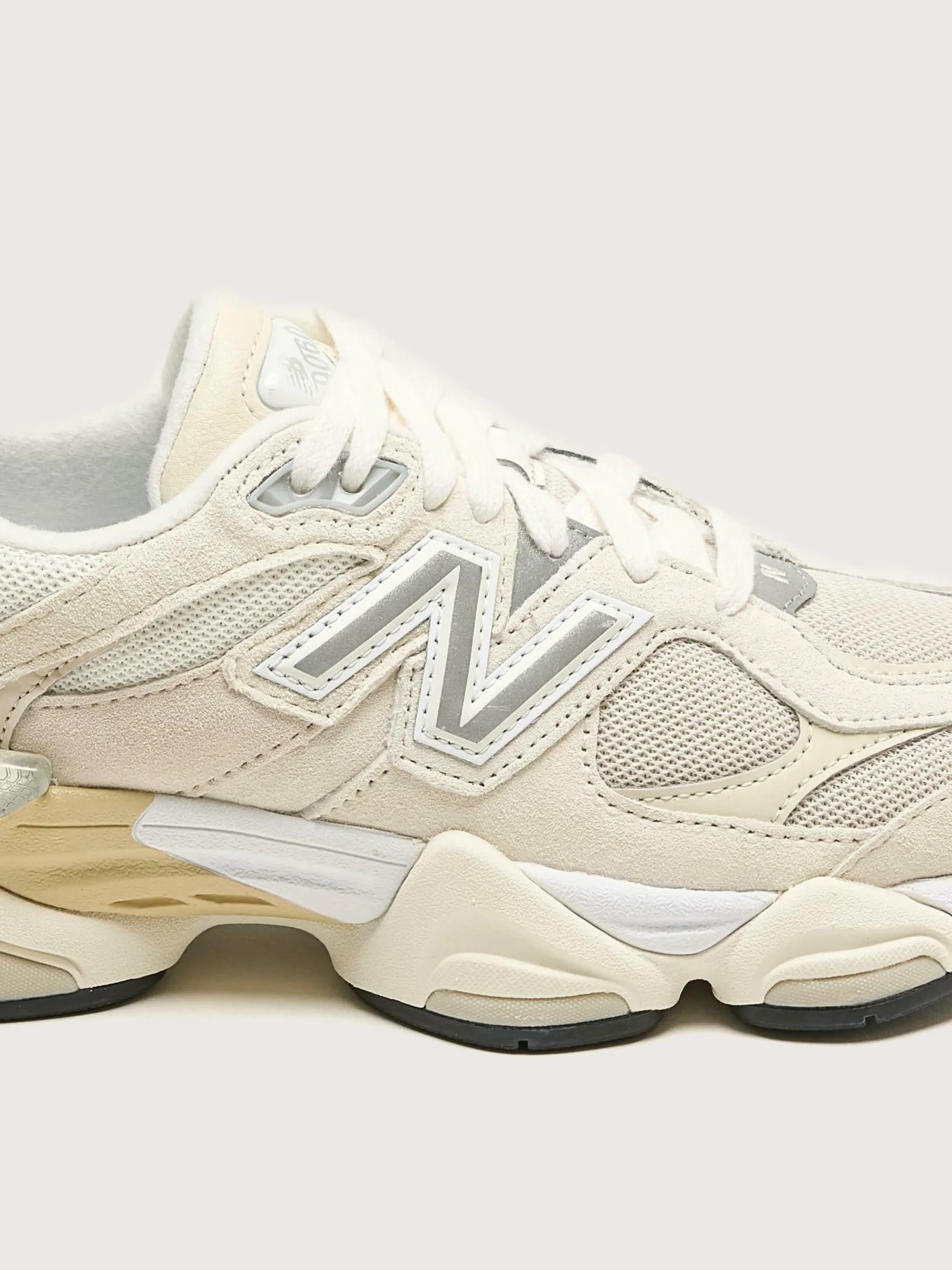 NEW BALANCE 9060 Pour Femmes